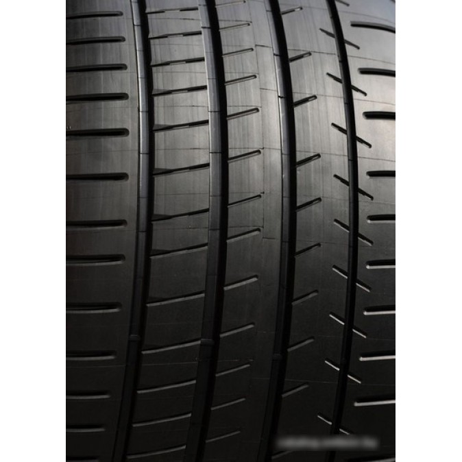 Michelin Pilot Super Sport 295/35R20 105Y
