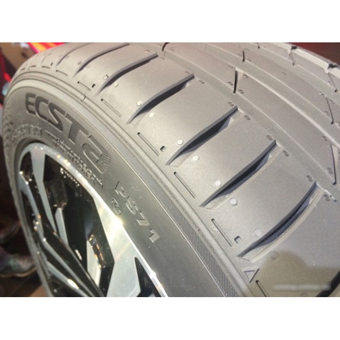 Kumho Ecsta PS71 SUV 315/35R22 111Y