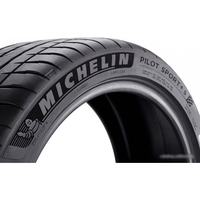 Michelin Pilot Sport 4 S 335/25R22 105Y