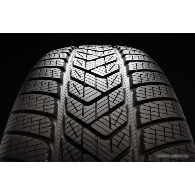 Pirelli Scorpion Winter 255/55R18 109H (run-flat)