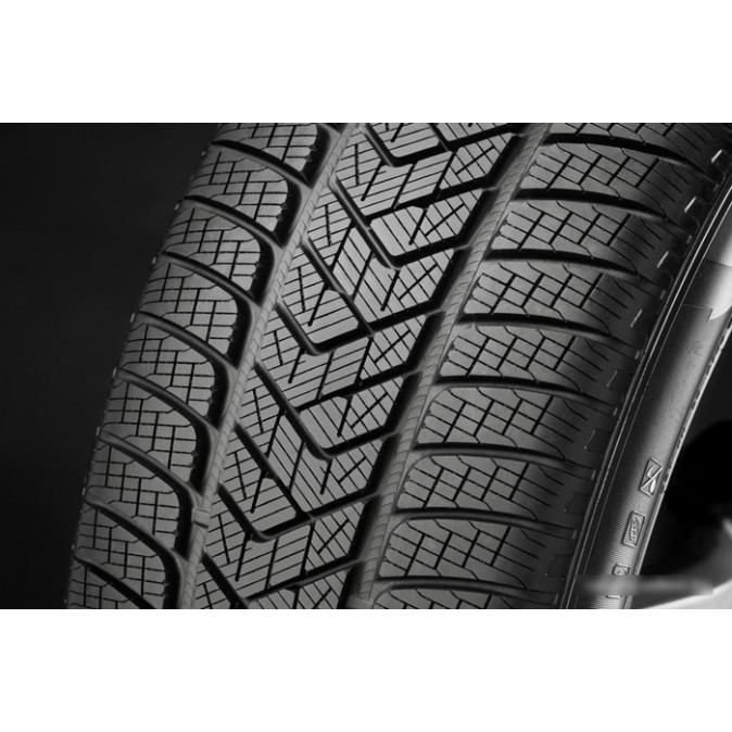 Pirelli Scorpion Winter 255/55R18 109H (run-flat)
